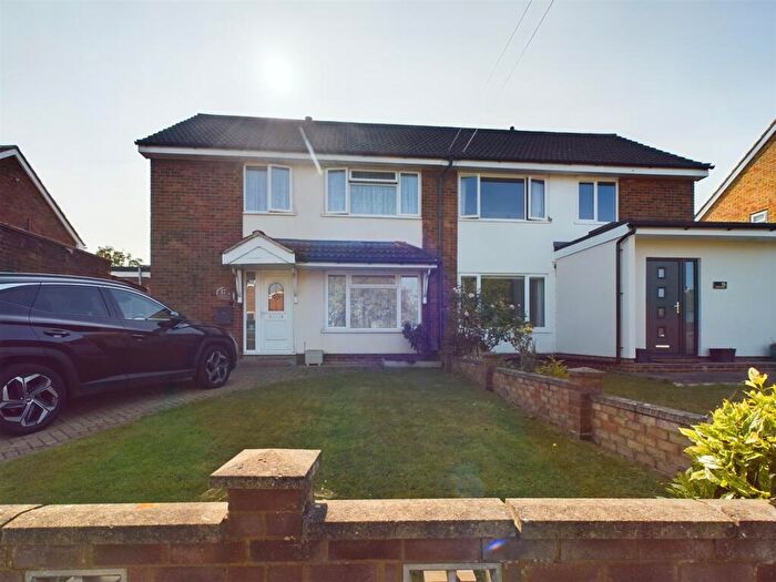 3 Bedroom House To Rent In Swinburne Avenue, Hitchin, Hertfordshire, SG5