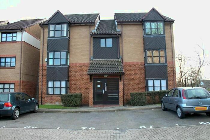 Studio To Rent In Conifer Way, Wembley, HA0