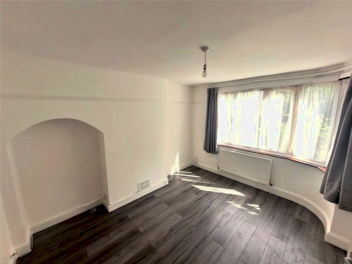 4 Bedroom Semi-Detached House To Rent In Newcombe Park, Wembley, HA0