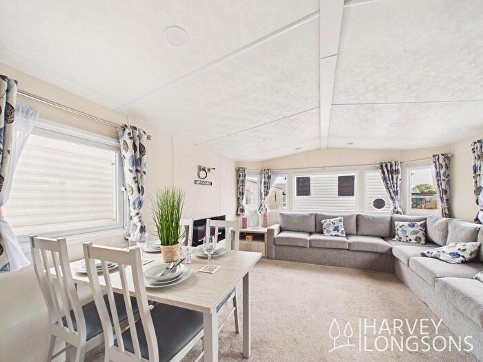 3 Bedroom Park Home For Sale In Felixstowe Beach Holiday Park, IP11