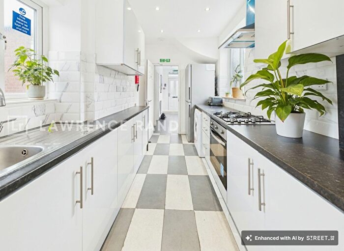 4 Bedroom End Of Terrace House To Rent In Burns Avenue, Southall, UB1