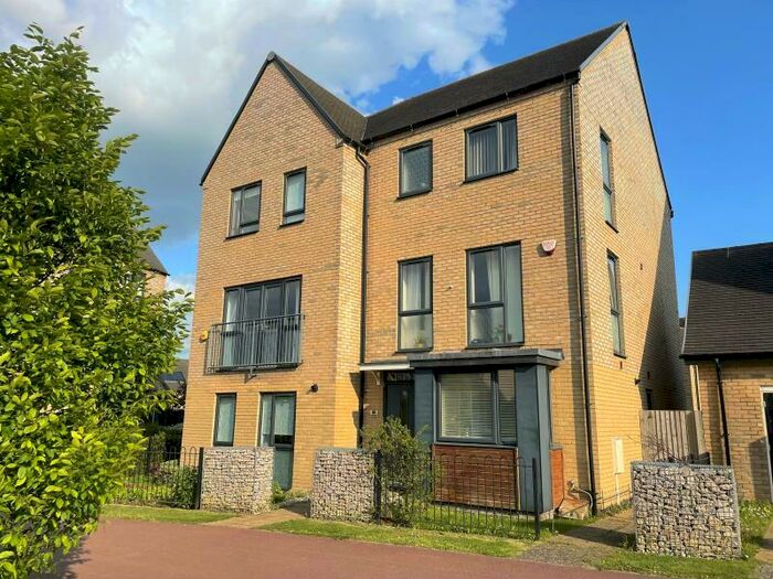 4 Bedroom Semi-Detached House To Rent In Hayton Way, Tattenhoe Park, MK4