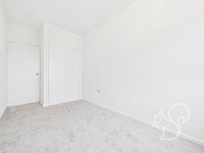 2 Bedroom Apartment For Sale In Seaview Avenue, West Mersea, CO5