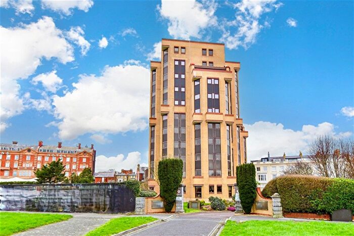 1 Bedroom Flat For Sale In Clarence Parade, Southsea, Hampshire, PO5