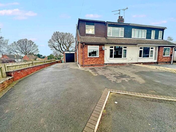 4 Bedroom Semi-Detached House For Sale In Watford Road, Crick, Northampton, NN6