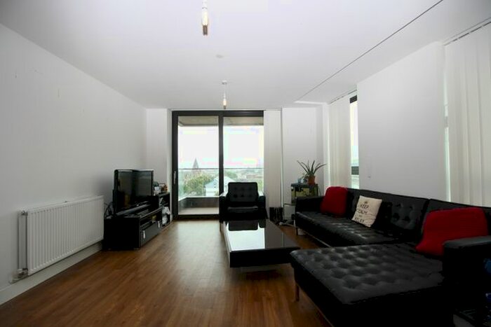 2 Bedroom Flat To Rent In Connaught Heights, Waterside Park, London, E16