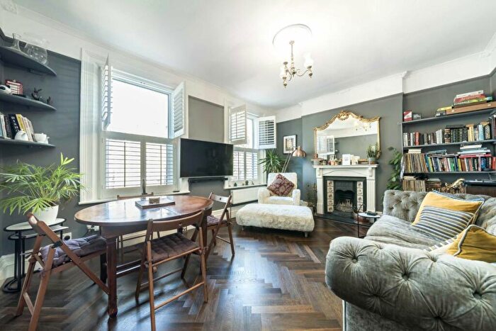 2 Bedroom Flat To Rent In Ainsworth Road, Victoria Park, E9