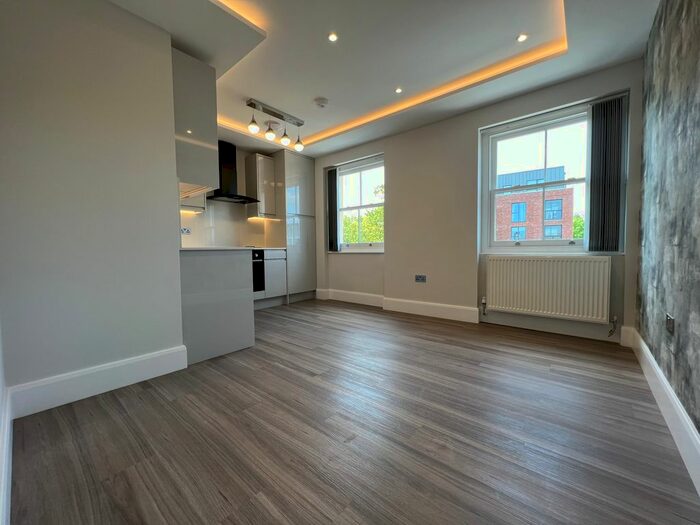 1 Bedroom Flat To Rent In Camden Road, London, N7