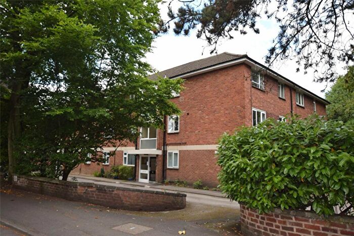 2 Bedroom Flat To Rent In The Homestead, Ashton Lane, Sale, Cheshire, M33