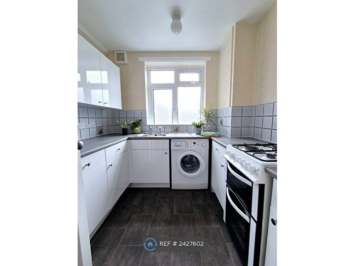 1 Bedroom Flat To Rent In Dringfield Close, York, YO24