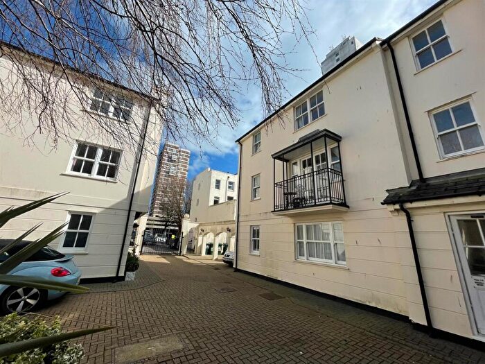 Flat To Rent In Russell Mews, Brighton, BN1