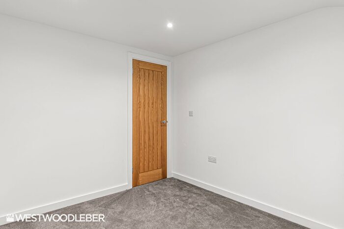 2 Bedroom Barn Conversion To Rent In Mangrove Lane, Hertford, SG13