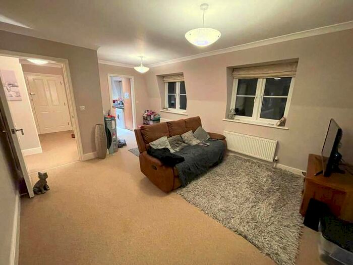 2 Bedroom Apartment To Rent In The Pavillions, Crabbett Park, Worth, West Sussex, RH10