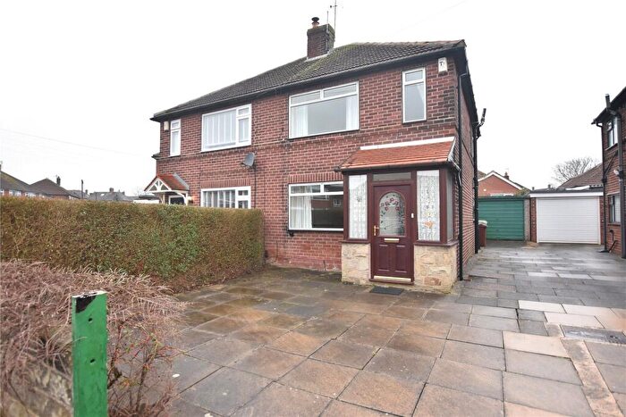 3 Bedroom Semi-Detached House For Sale In Kelmscott Crescent, Leeds, West Yorkshire, LS15