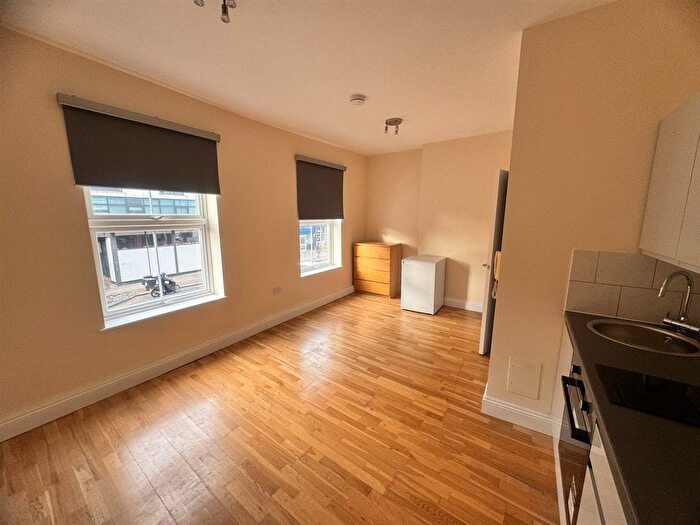 Studio To Rent In Regents Park Road, Finchley, N3