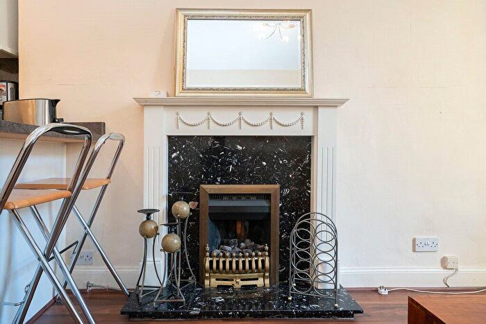 1 Bedroom Flat To Rent In Wardlaw Place, Edinburgh, EH11