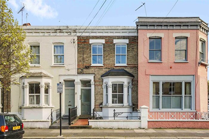 2 Bedroom Flat For Sale In Hugon Road, London, SW6