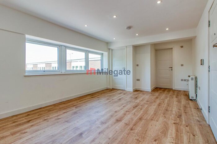 1 Bedroom Flat To Rent In High Road, Pitsea, SS13