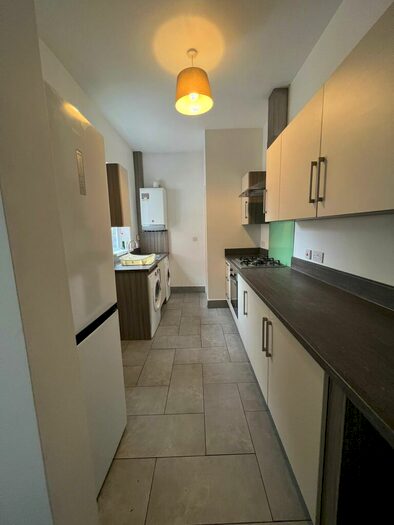 5 Bedroom Terraced House To Rent In Ridding Terrace, £pppw, NG3