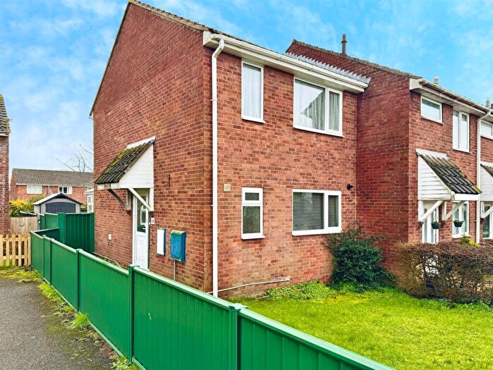 2 Bedroom End Of Terrace House For Sale In Rowan Drive, Bulwark, Chepstow, NP16