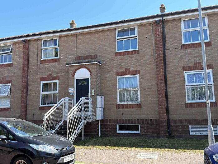 1 Bedroom Flat To Rent In Stour View Court, Stour Road, CO12