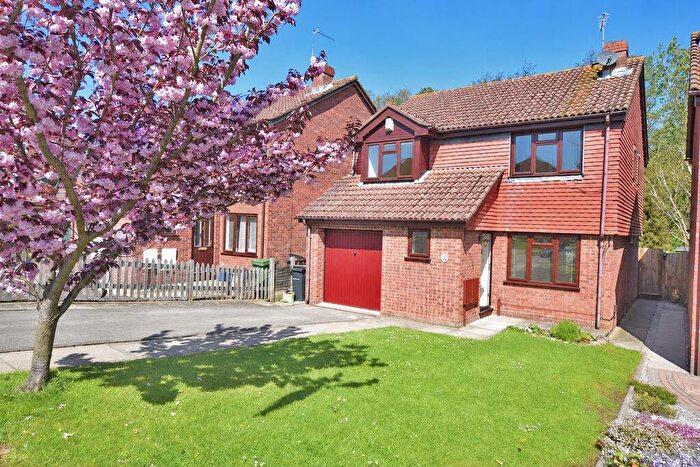 4 Bedroom Detached House To Rent In Cotswold Gardens, Downswood, ME15