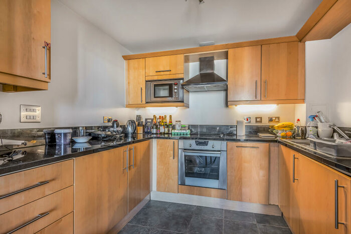 1 Bedroom Flat To Rent In Cassilis Road, London, E14