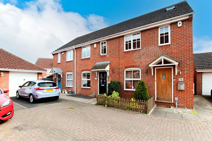 2 Bedroom Terraced House For Sale In Anglesey Gardens, Wickford, SS12