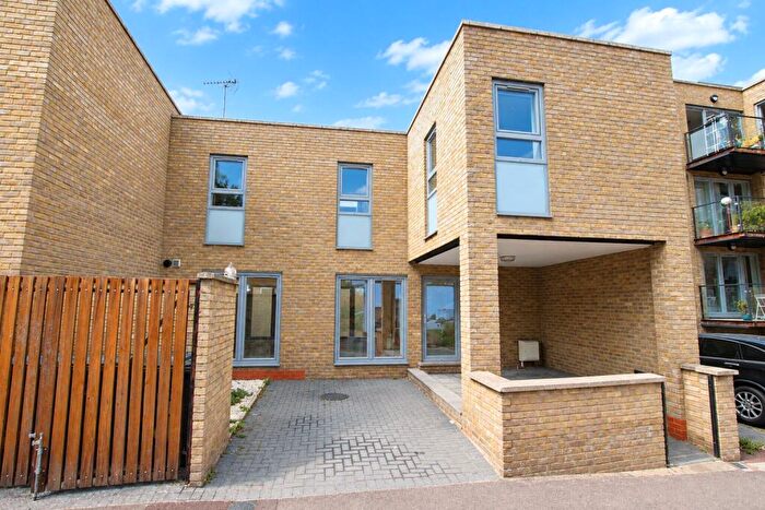 4 Bedroom Terraced House For Sale In De Morgan Terrace, Bloomfied Road, Plumstead, SE18