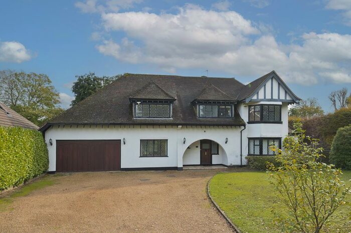 4 Bedroom Detached House To Rent In Ashley Road, Walton On Thames, KT12