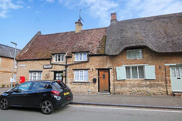 1 Bedroom Terraced House For Sale In High Street, Podington, NN29