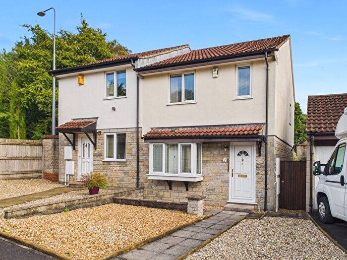 3 Bedroom Semi-detached House For Sale In Braysdown Close, Peasedown St John, BA2