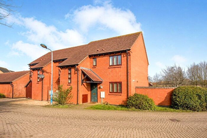 3 Bedroom Semi-Detached House For Sale In Ravenglass Croft, Broughton, Milton Keynes, MK10