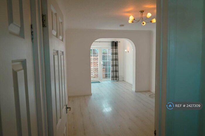 3 Bedroom Semi-Detached House To Rent In Bassil Road, Hemel Hempstead, HP2