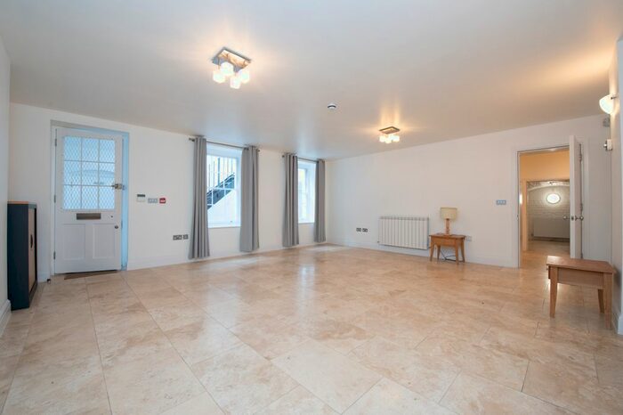 2 Bedroom Flat To Rent In Crawford Street, London, W1H