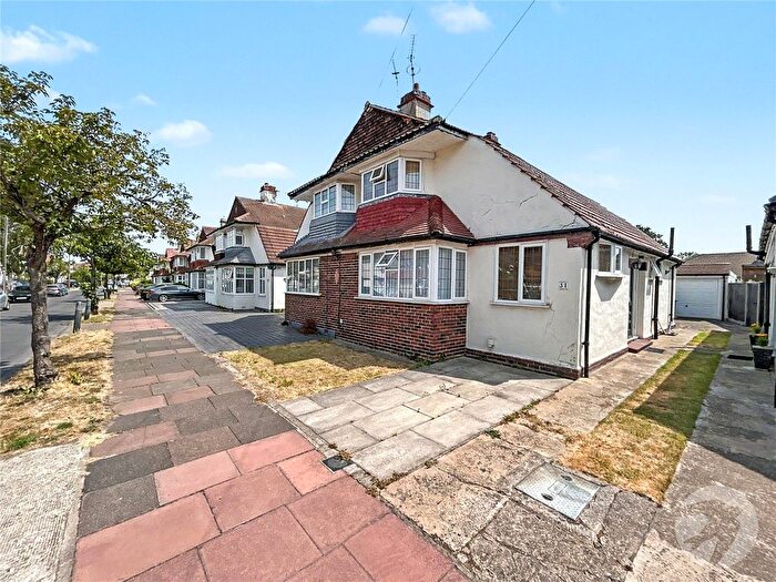 3 Bedroom Semi Detached House For Sale In Crombie Road, Sidcup, Kent, DA15