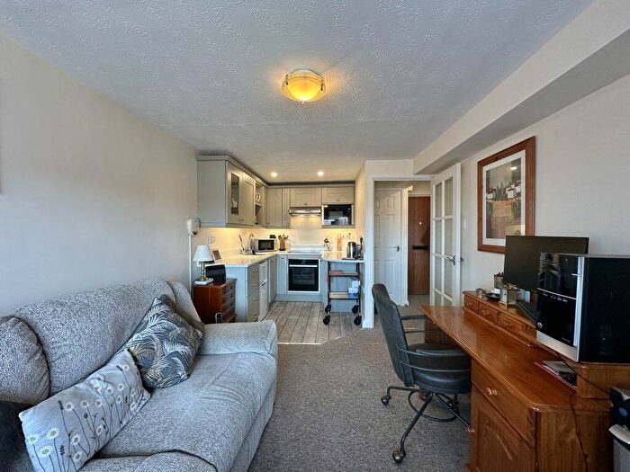 1 Bedroom Flat For Sale In Crofton Court, Yeovil, Somerset, BA21
