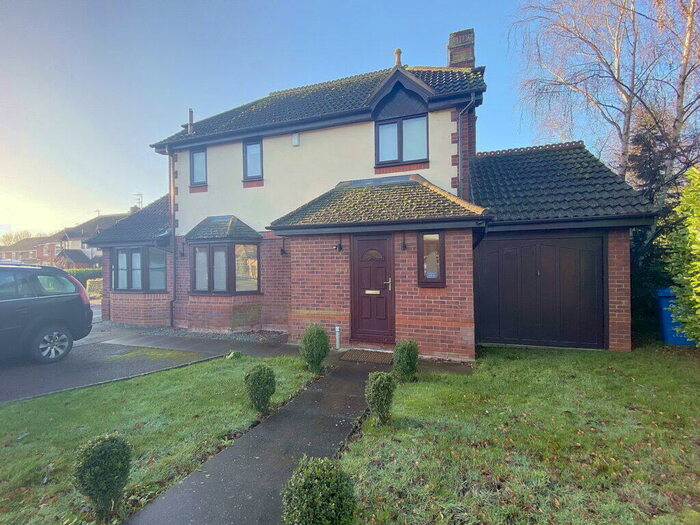 3 Bedroom Detached House To Rent In Woburn Close, Banbury, Oxon, OX16