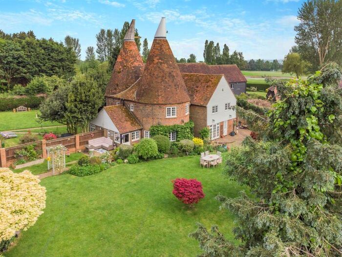 4 Bedroom Semi-Detached House For Sale In Charming Oast Conversion - Sutton Valence, ME17
