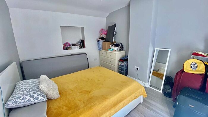 2 Bedroom Apartment To Rent In High Street, Rushden, NN10
