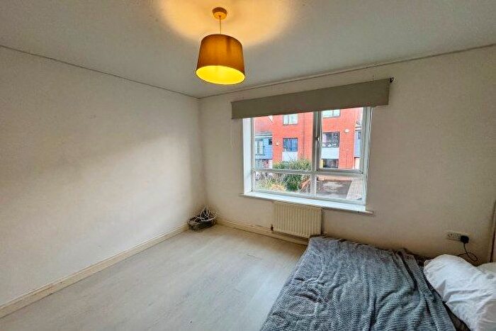 4 Bedroom Link Detached House To Rent In Whitlock Grove, Birmingham, B14