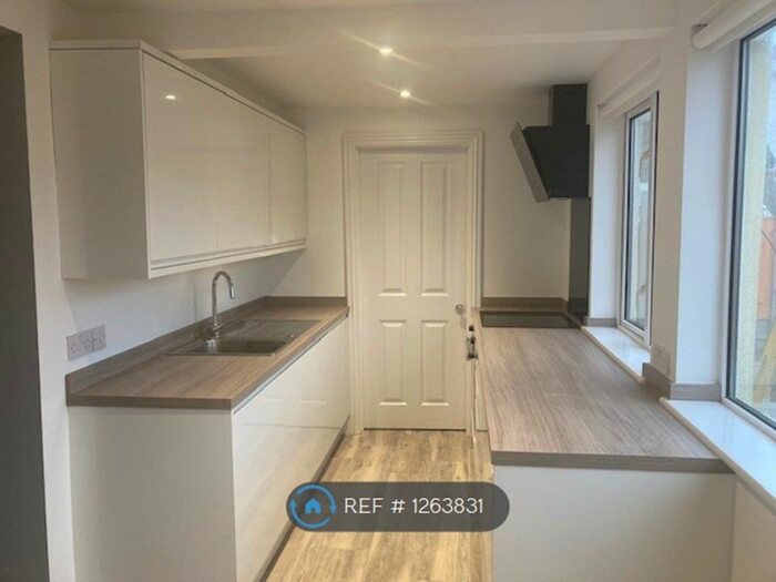 3 Bedroom Flat To Rent In Kenilworth Road, Southsea PO5