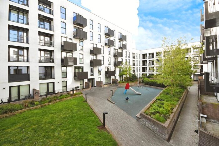 1 Bedroom Flat For Sale In Burgess Springs, Chelmsford, CM1