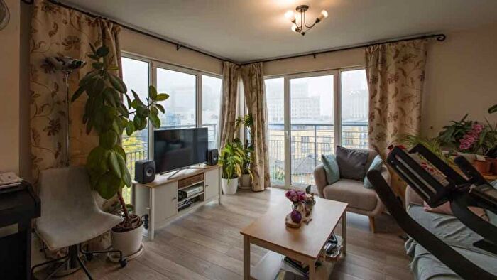 2 Bedroom Apartment To Rent In Premiere Place, London, E14