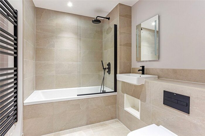 1 Bedroom Flat To Rent In The Pressworks, - Northwood Street, Birmingham, West Midlands, B3