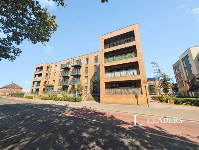 1 Bedroom Apartment For Sale In Albert Road North, Southampton, Hampshire, SO14