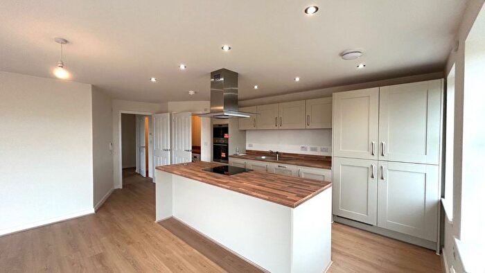 2 Bedroom Flat To Rent In Kestrel House, Sandpiper Drive, Doncaster, DN4