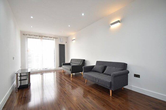 3 Bedroom Apartment To Rent In Copperfield Road, London, E3