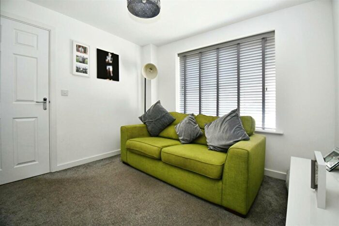 4 Bedroom Detached House For Sale In Grosvenor Road, Kingswood, Hull, HU7