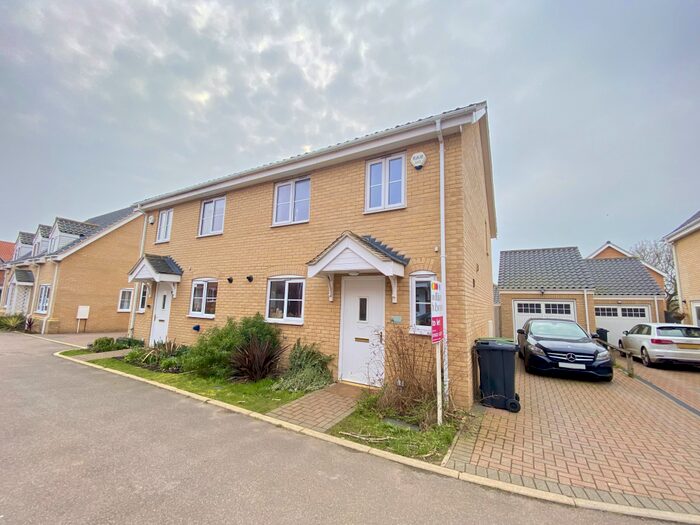 3 Bedroom House To Rent In Picton Close, Poringland, Norwich, NR14